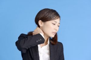 肩こりの女性