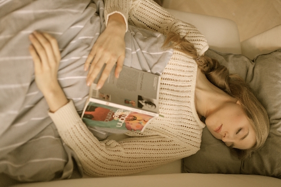 横になると治る腹痛の原因は？ メディカルエンジン